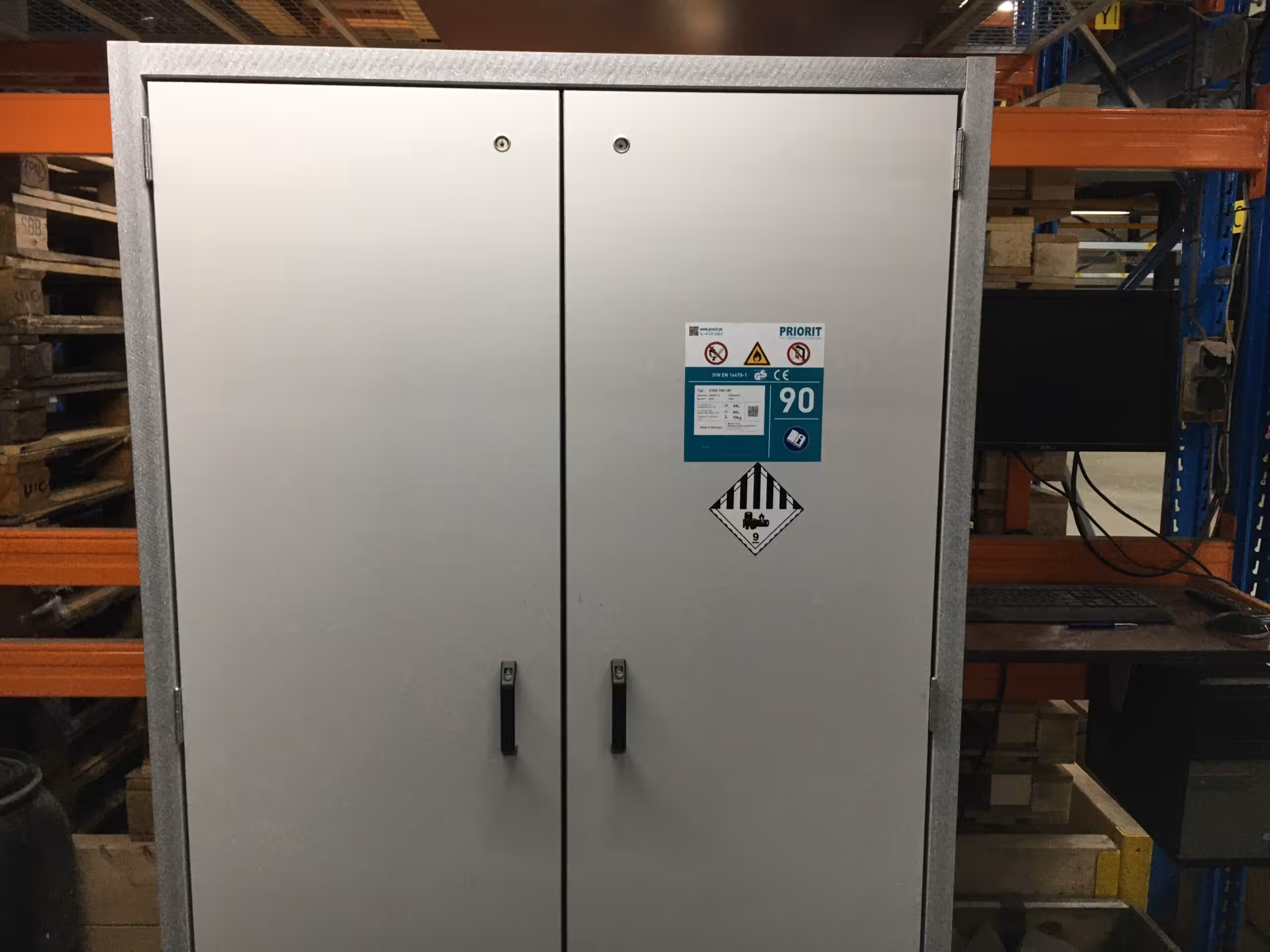 Pallet met lithium batterijen