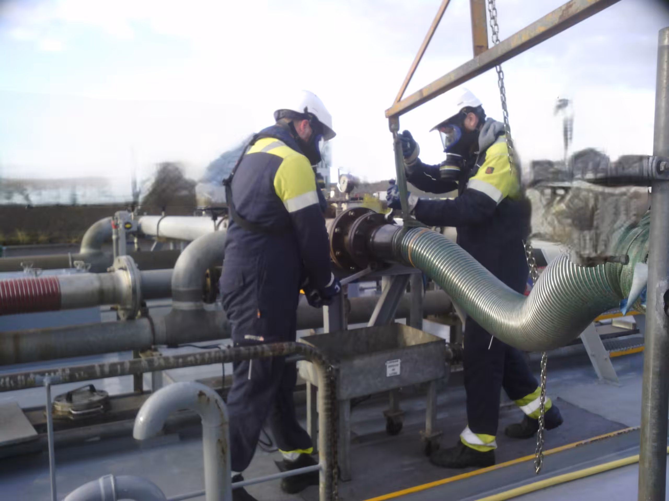 Lossen van binnenvaartschip